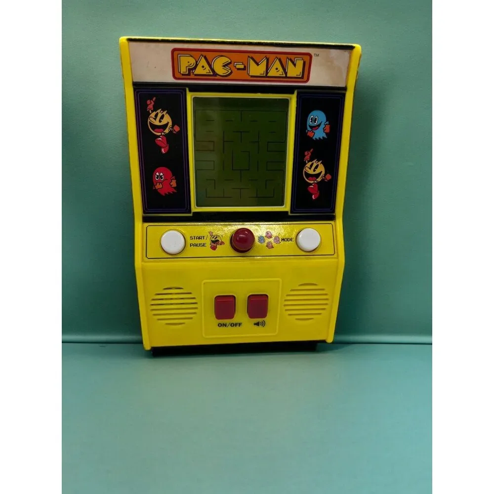 PacMan Bandai Mini Handheld Arcade Video Game 09521 6